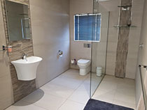 Palm Grove Guest House Bathroom