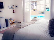 Palm Grove Guest House bedroom